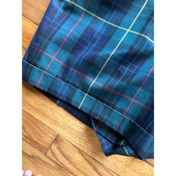 Folkner Green Plaid Pleated Cuffed Shorts – Classic Style - Picture 7 of 7